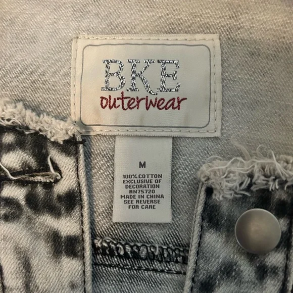 BKE Washed Black and Gray Denim Vest - Picture 6 of 6